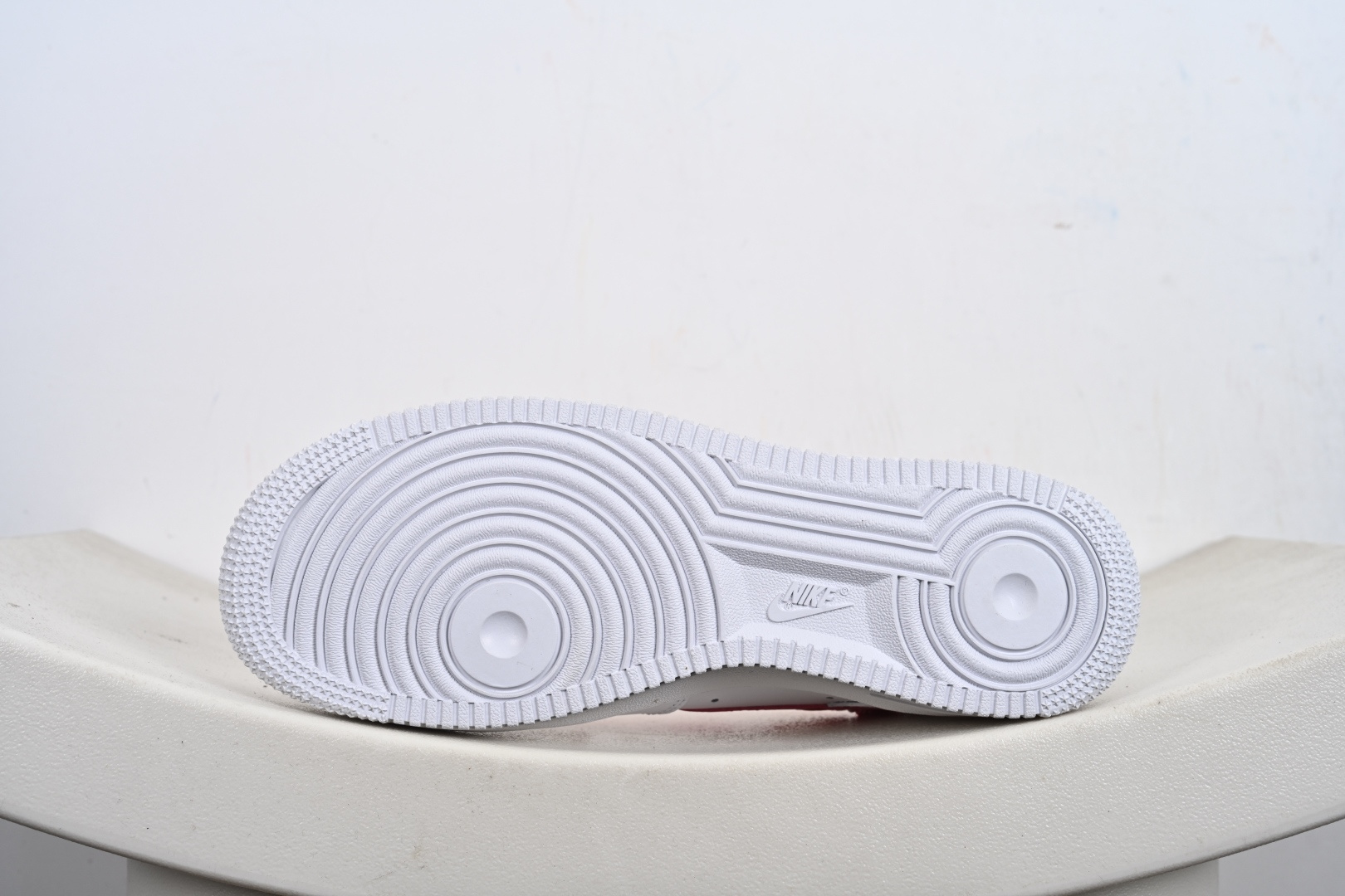 定制版 Nike Air Force 1 Low 07 x Superme 白红绑带 UP9225-101-Top High Quatity Cheap Sneakers Fashion Clothing Clothes Bags handbags Shoes of all Brand wholesale With The best Quality And Beautiful Price from China Factory Chinese suppliers wholesaler seller 定制版 Nike Air Force 1 Low 07 x Superme 白红绑带 UP9225-101