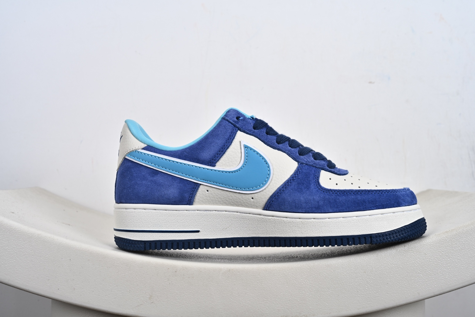 定制版 Air Force 1 Low 07 x UNDEFEATED 蓝白小勾 SY1388-003