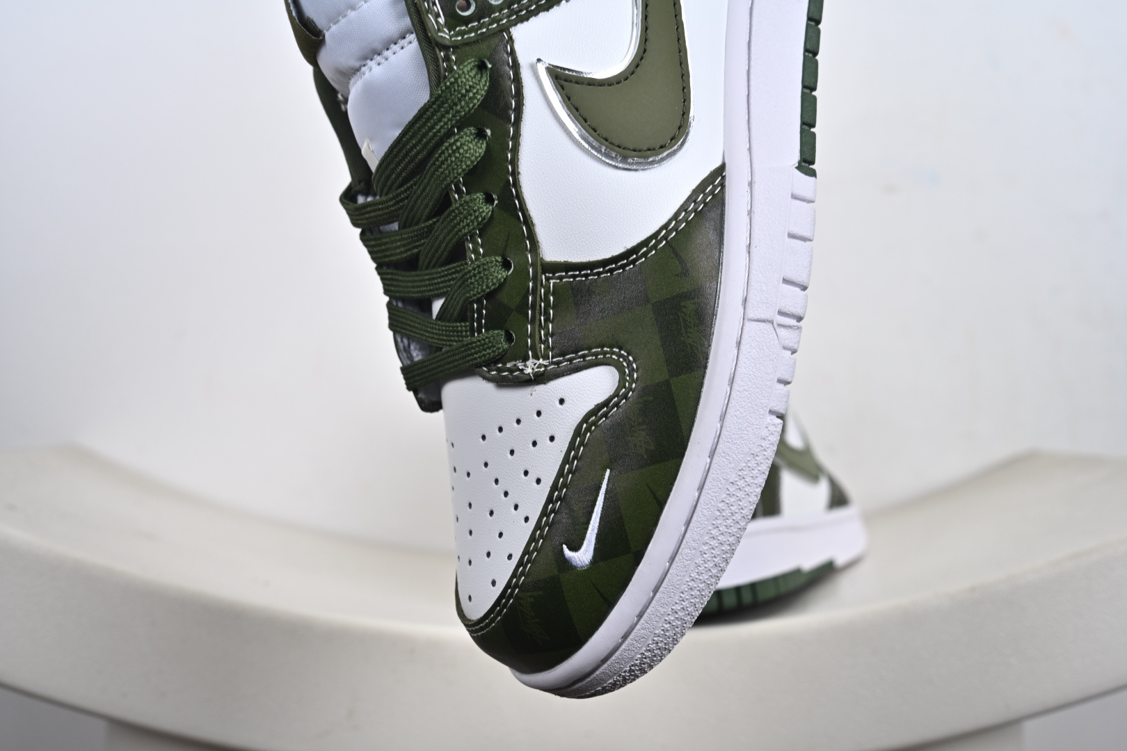 定制版 Nike SB Dunk Low“斯图西联名——双拼迷彩” 周年高端定制 低帮休闲板鞋 DG1988-010-Top High Quatity Cheap Sneakers Fashion Clothing Clothes Bags handbags Shoes of all Brand wholesale With The best Quality And Beautiful Price from China Factory Chinese suppliers wholesaler seller 定制版 Nike SB Dunk Low“斯图西联名——双拼迷彩” 周年高端定制 低帮休闲板鞋 DG1988-010