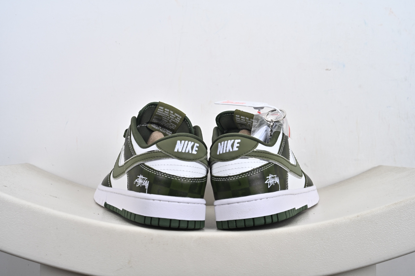 定制版 Nike SB Dunk Low“斯图西联名——双拼迷彩” 周年高端定制 低帮休闲板鞋 DG1988-010-Top High Quatity Cheap Sneakers Fashion Clothing Clothes Bags handbags Shoes of all Brand wholesale With The best Quality And Beautiful Price from China Factory Chinese suppliers wholesaler seller 定制版 Nike SB Dunk Low“斯图西联名——双拼迷彩” 周年高端定制 低帮休闲板鞋 DG1988-010