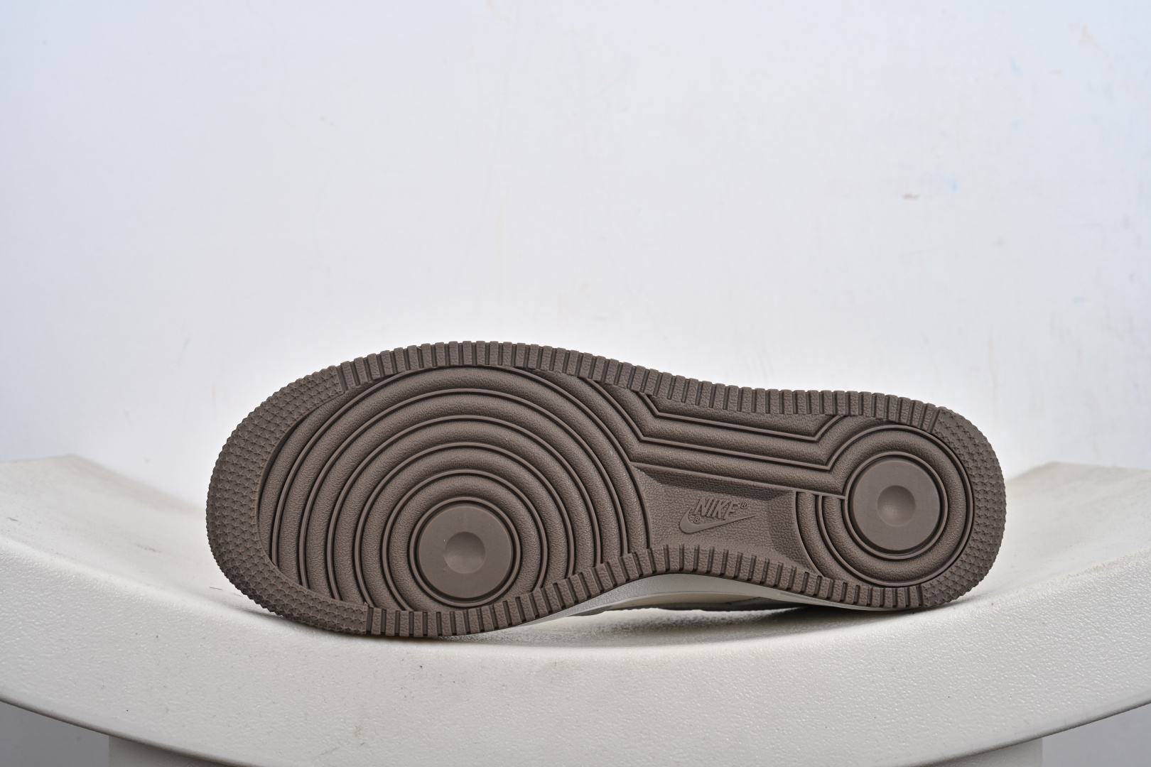 Nike Air Force 1 '07 Low “斯图西联名——白灰裂纹勾”空军一号 高端定制 低帮 运动鞋 XJ9168-004