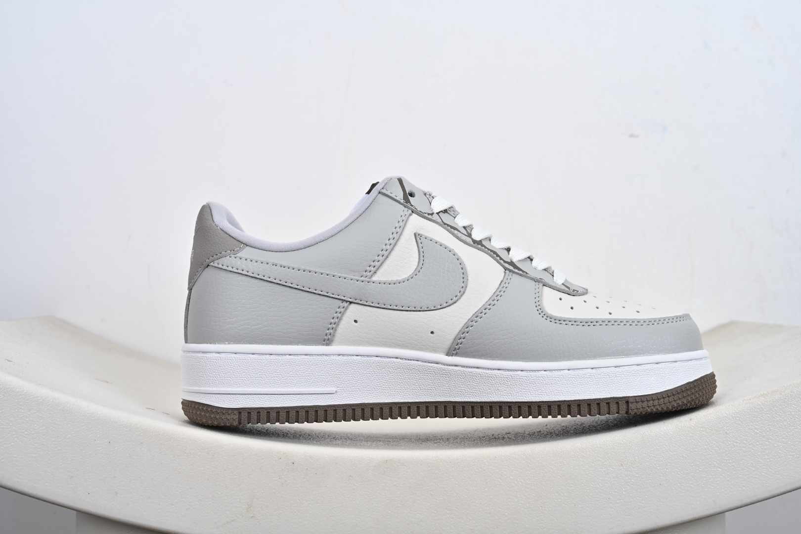 Nike Air Force 1 '07 Low “斯图西联名——白灰裂纹勾”空军一号 高端定制 低帮 运动鞋 XJ9168-004