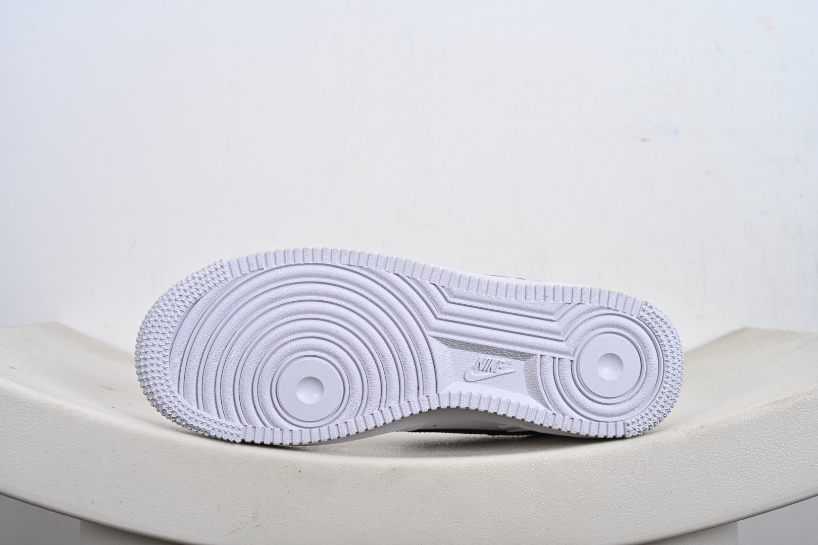 Nike Air Force 1 Low 白黑雄途 ZH0316-135