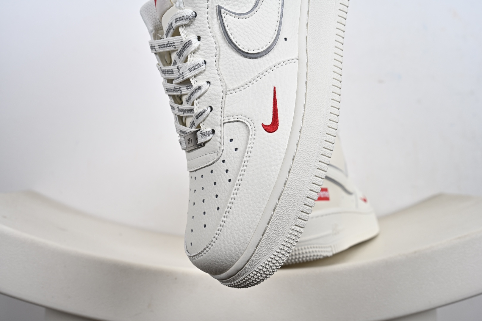 Nike Air Force 1 Low Supreme联名 CS5288-052