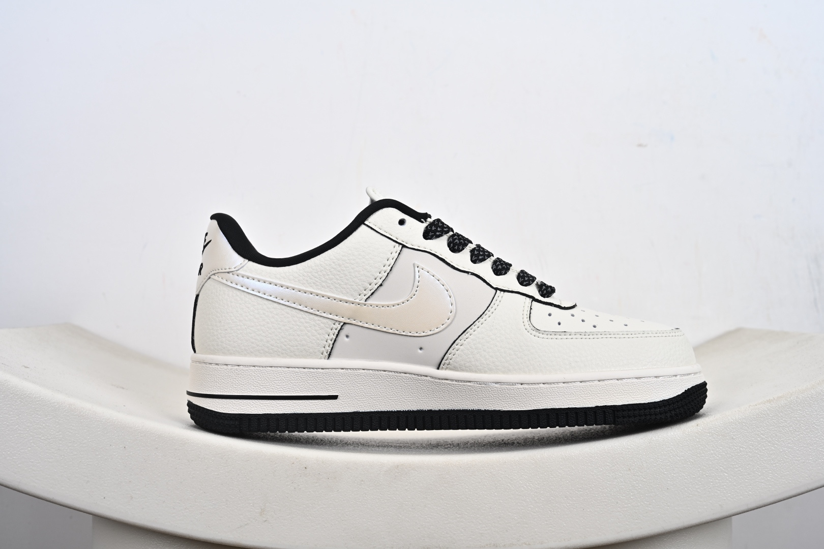 Nike Air Force 1'07 Low Supreme联名 米黑边 空军一号低帮休闲板鞋 XX3168-220
