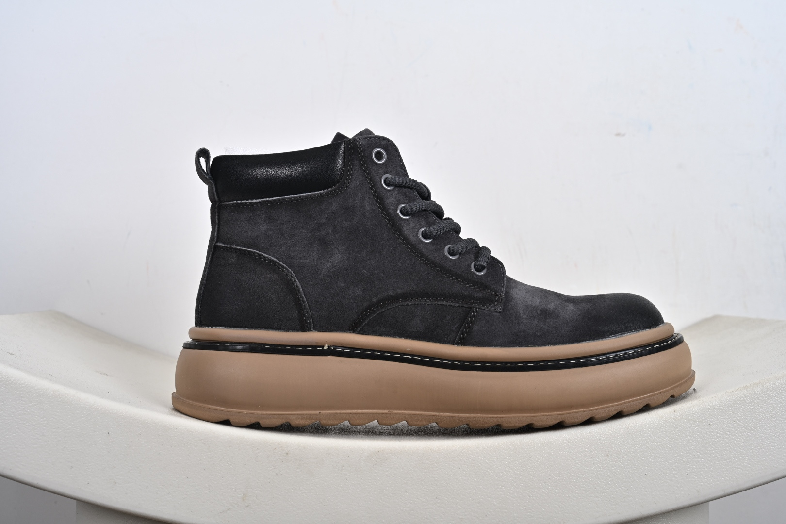 300 Timberland 添柏岚/天伯伦 秋冬新品 户外轻量 休闲大黄靴 TB10035