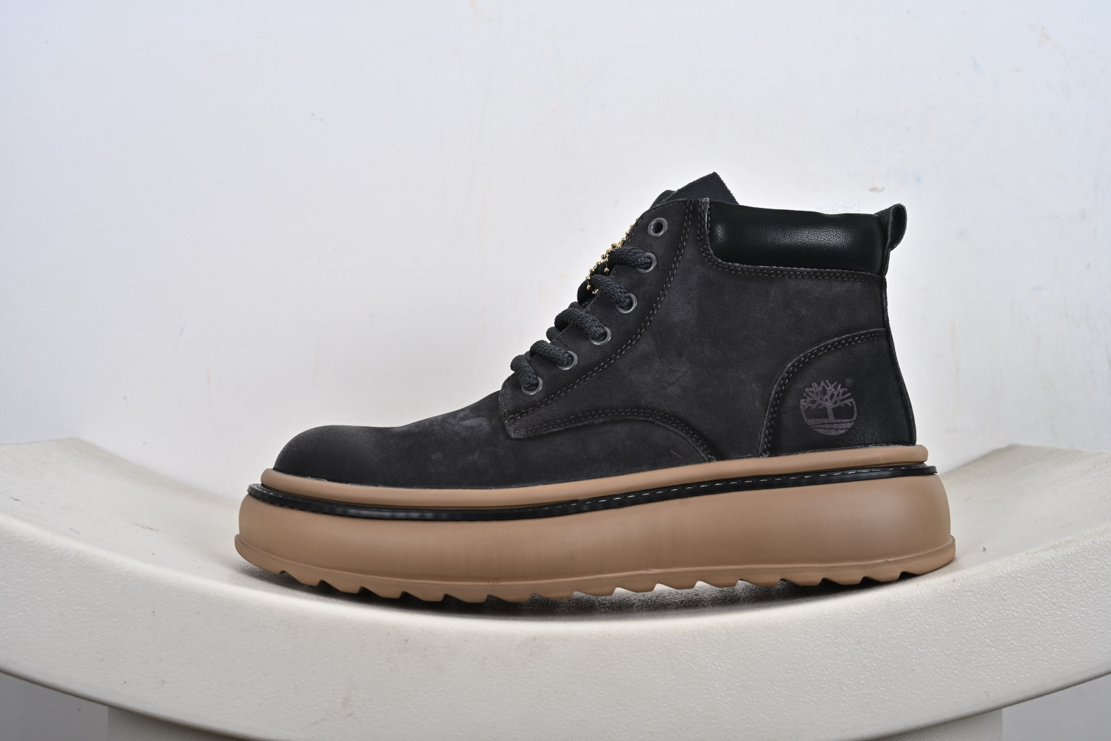 300 Timberland 添柏岚/天伯伦 秋冬新品 户外轻量 休闲大黄靴 TB10035