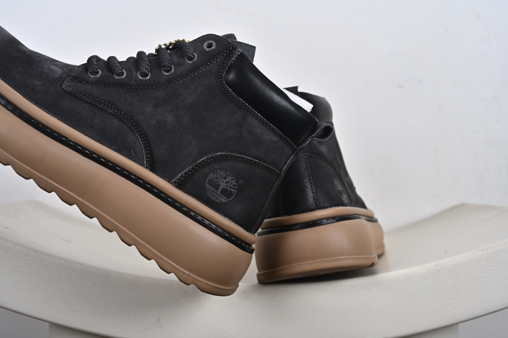 300 Timberland 添柏岚/天伯伦 秋冬新品 户外轻量 休闲大黄靴 TB10035