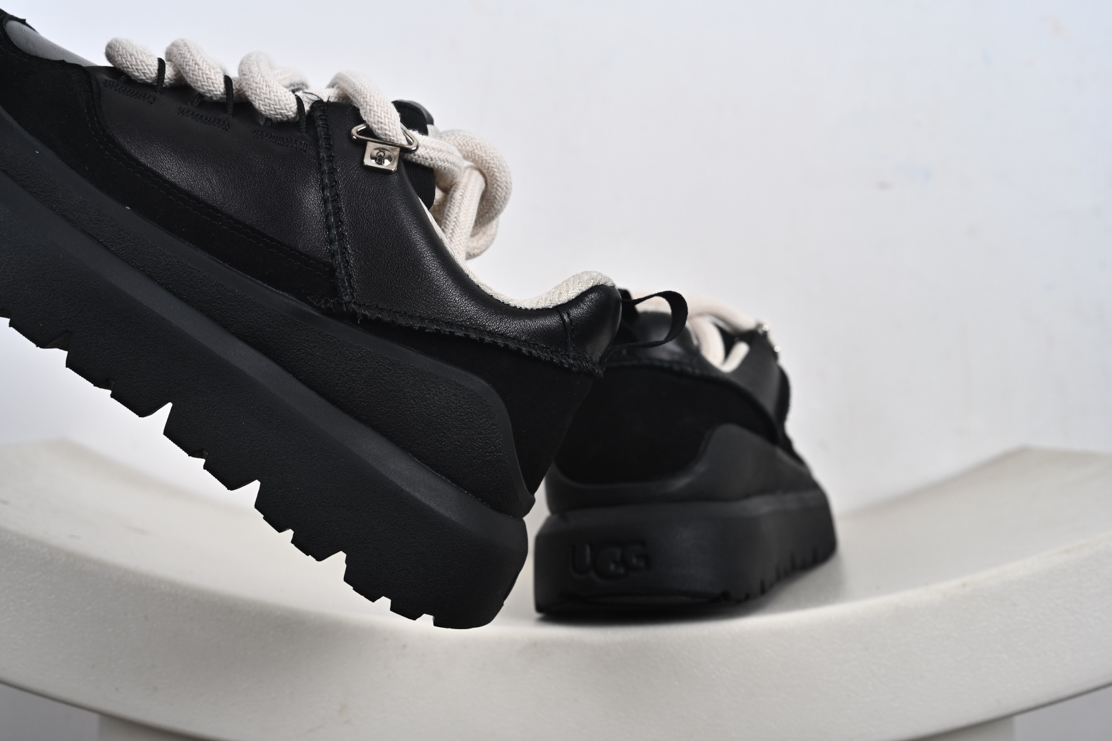 320 UGG 百搭单品 纯原UGG 秋冬羊皮毛一体雪地靴 UGG拖鞋 W/1170910