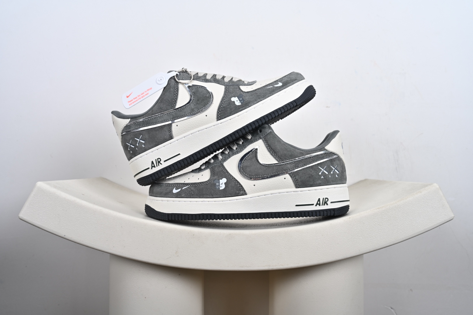 定制版 Air Force 1 ’07 Low “暴力熊联名——灰猪八”空军一号 低帮 运动鞋 休闲鞋 SY1388-004