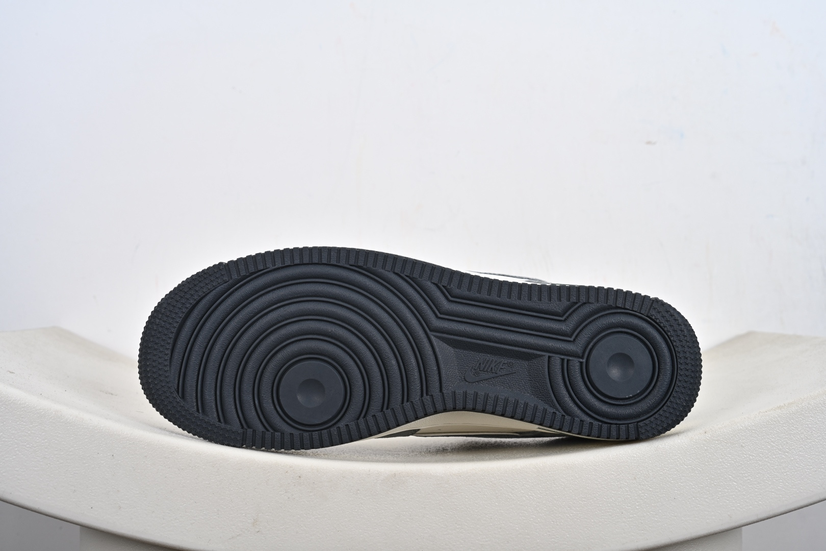 定制版 Air Force 1 '07 Low “暴力熊联名——灰猪八”空军一号 低帮 运动鞋 休闲鞋 SY1388-004