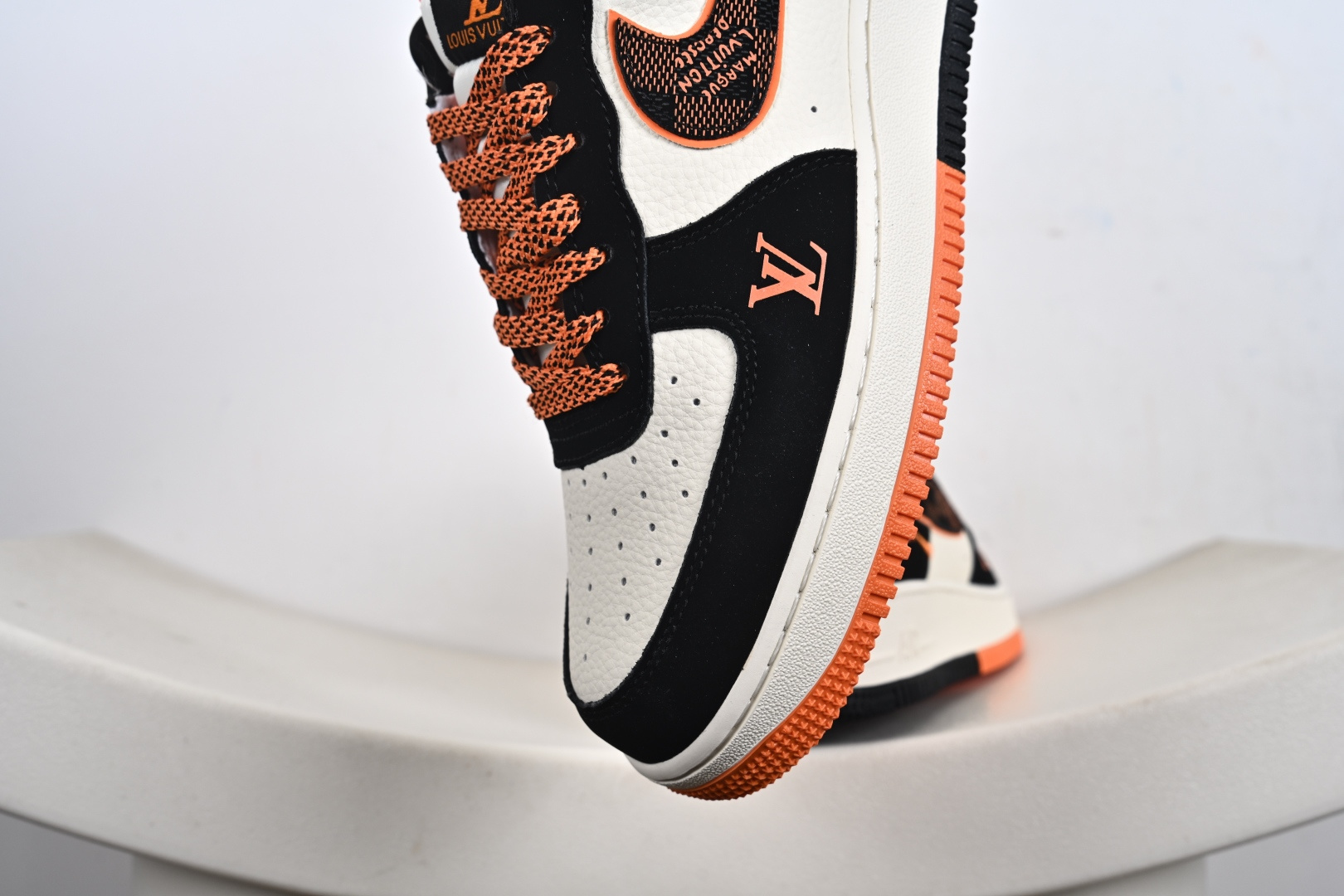 Louis Vuitton x Nk Air Force 1’07 定制配色 Lv联名 空军一号经典低帮休闲百搭板鞋 KJ1688-025