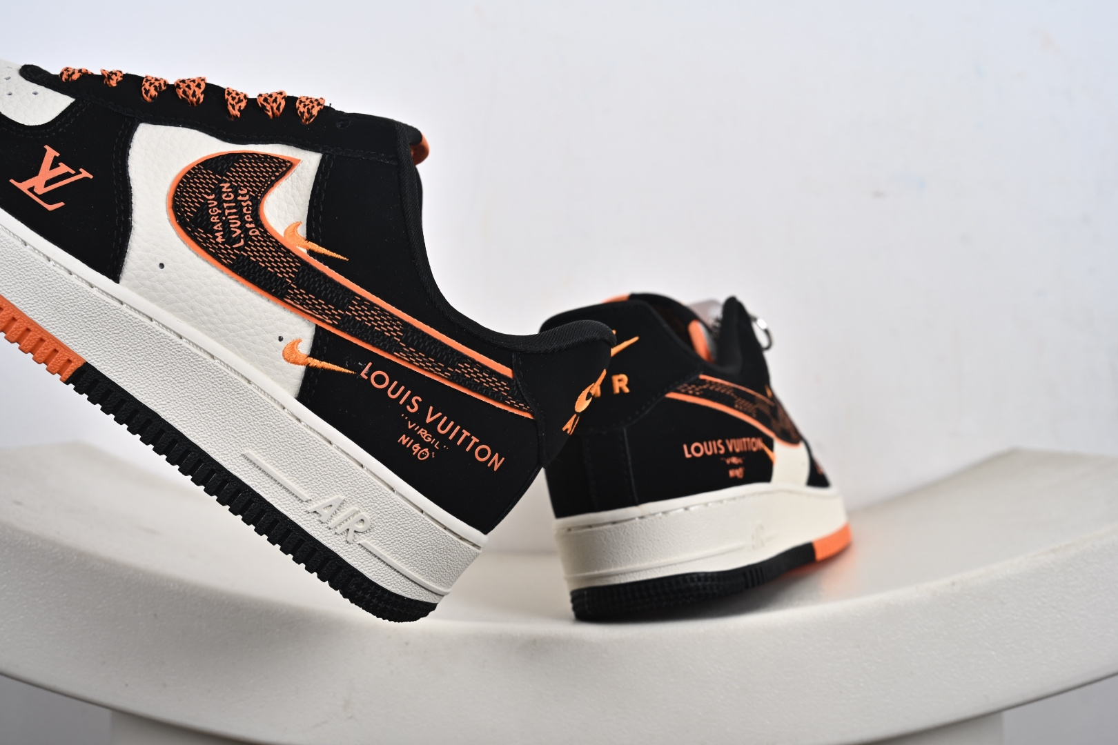 Louis Vuitton x Nk Air Force 1’07 定制配色 Lv联名 空军一号经典低帮休闲百搭板鞋 KJ1688-025