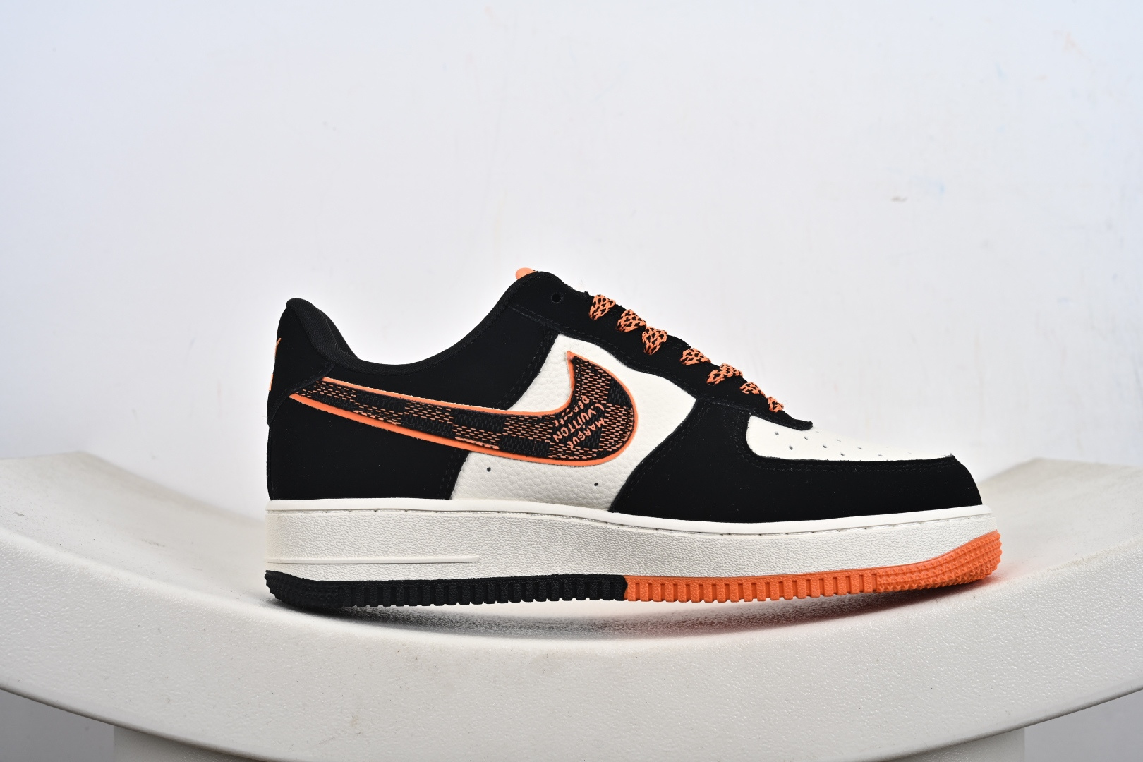 Louis Vuitton x Nk Air Force 1’07 定制配色 Lv联名 空军一号经典低帮休闲百搭板鞋 KJ1688-025