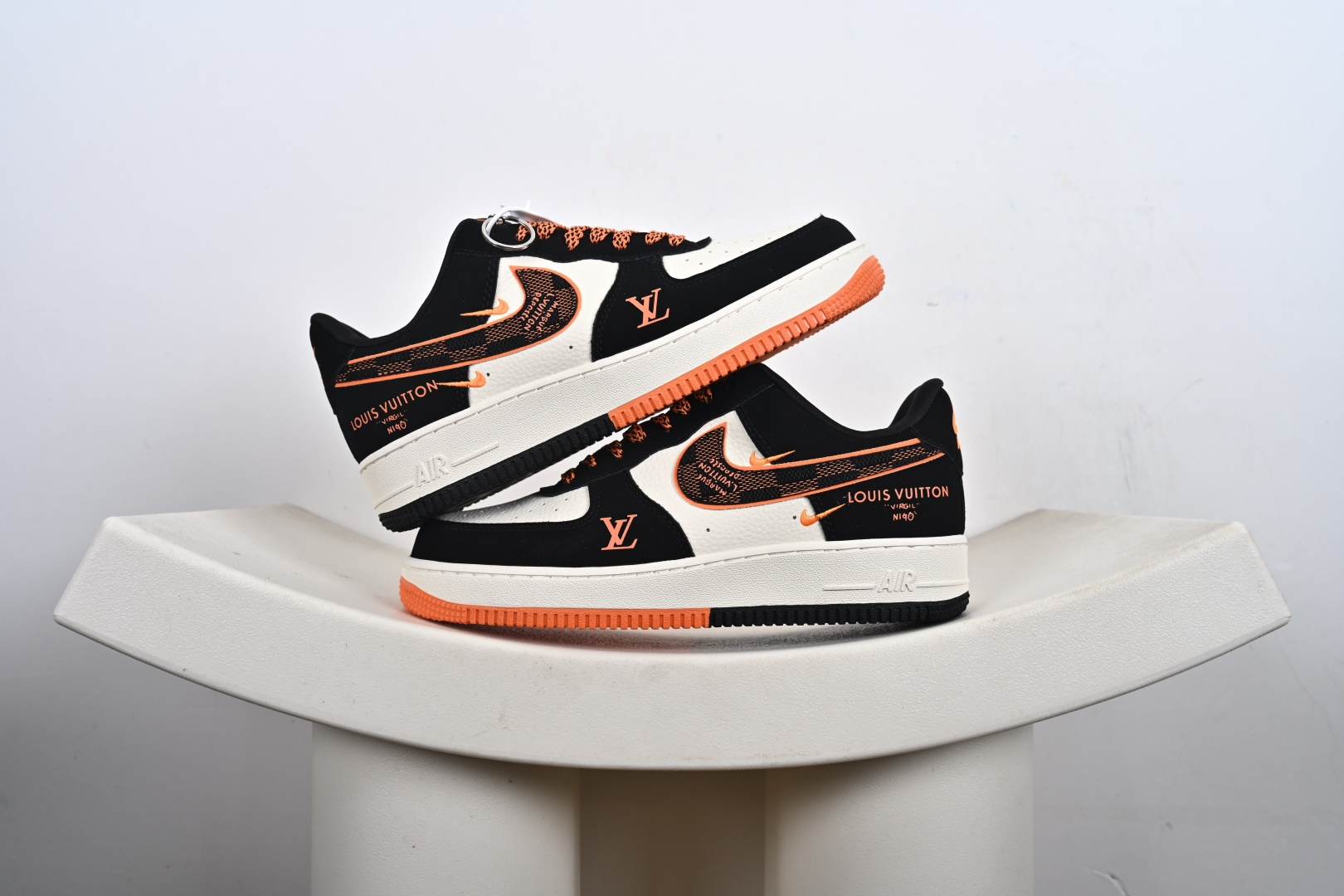 Louis Vuitton x Nk Air Force 1’07 定制配色 Lv联名 空军一号经典低帮休闲百搭板鞋 KJ1688-025