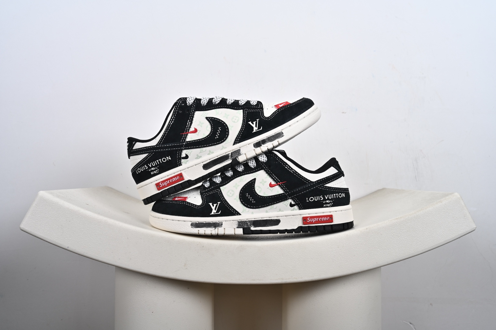 Louis Vuitton x Nk SB Dunk Low 定制配色 Lv联名 复古低帮休闲百搭板鞋 CX5050-Y19