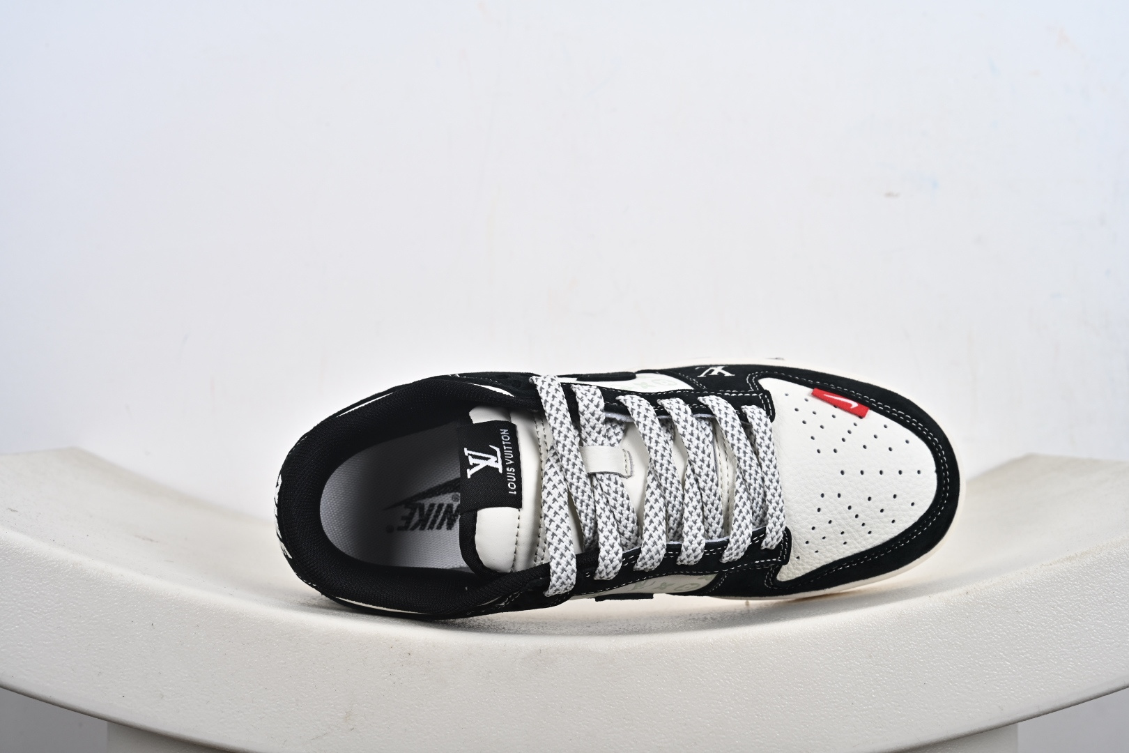 Louis Vuitton x Nk SB Dunk Low 定制配色 Lv联名 复古低帮休闲百搭板鞋 CX5050-Y19