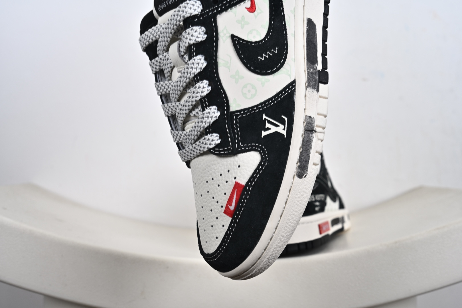 Louis Vuitton x Nk SB Dunk Low 定制配色 Lv联名 复古低帮休闲百搭板鞋 CX5050-Y19