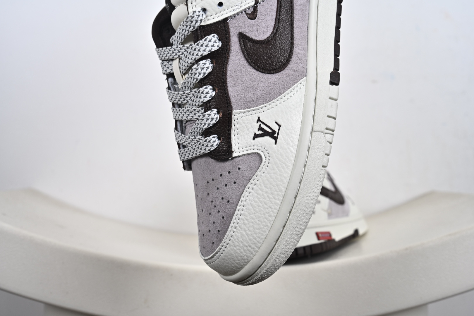 LV x NK SB Dunk Low 低帮LV联名白咖啡米白棕红 YF9511-906