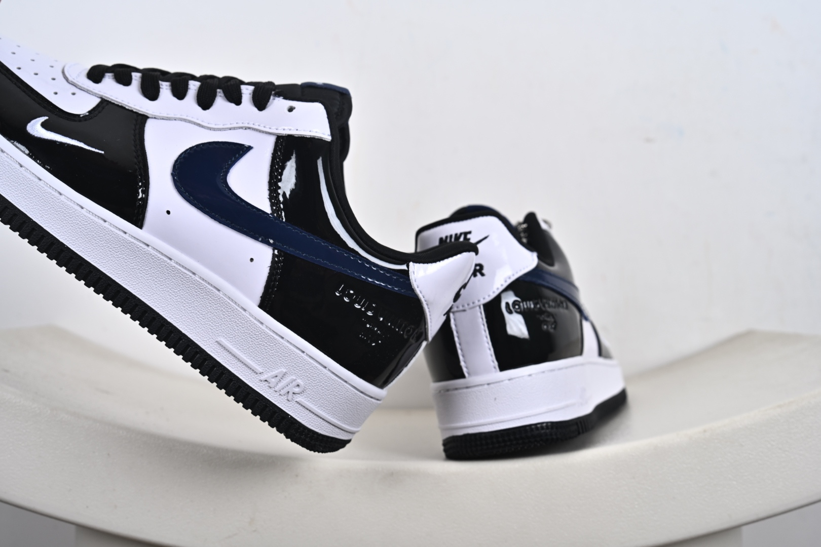 高端定制Nike Air Force 1 '07 Low “LV联名---黑白蓝” DF0188-101 高端定制Nike Air Force 1 '07 Low “LV联名---黑白蓝” DF0188-101
