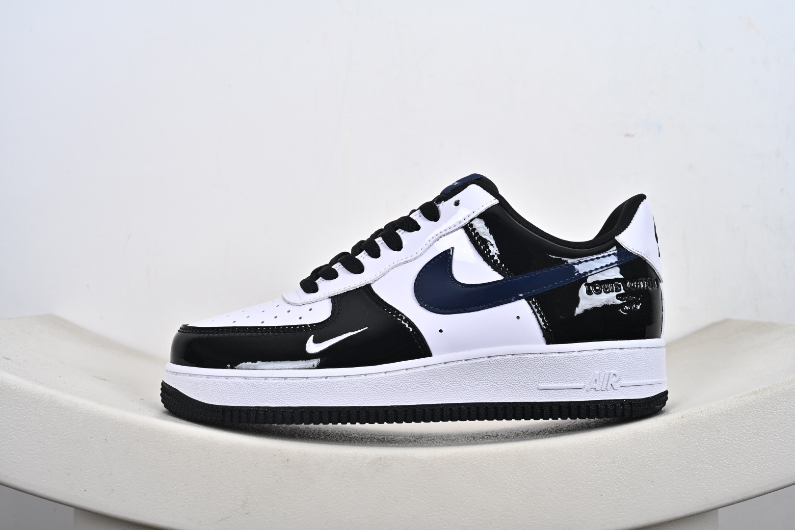 高端定制Nike Air Force 1 '07 Low “LV联名---黑白蓝” DF0188-101 高端定制Nike Air Force 1 '07 Low “LV联名---黑白蓝” DF0188-101