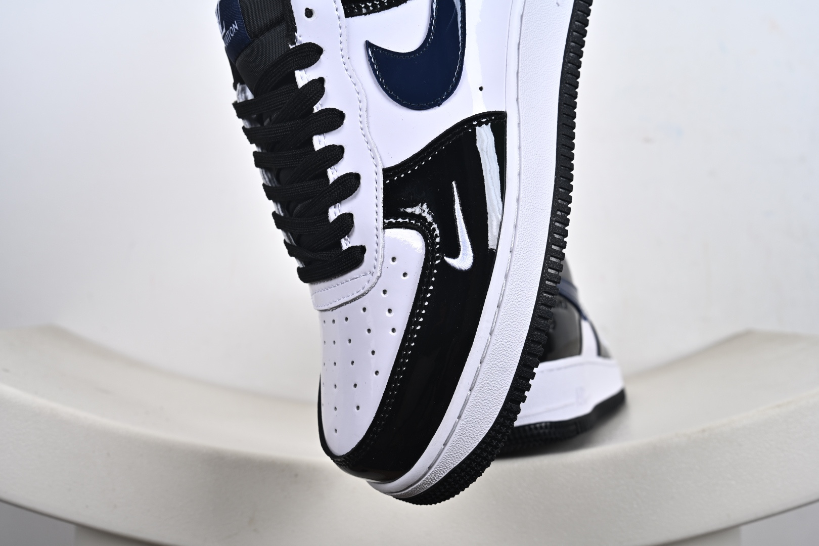 高端定制Nike Air Force 1 '07 Low “LV联名---黑白蓝” DF0188-101 高端定制Nike Air Force 1 '07 Low “LV联名---黑白蓝” DF0188-101