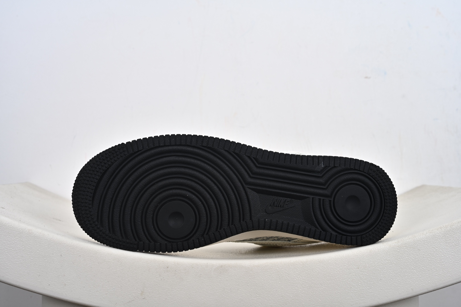 定制版 NIke Air Force 1'07 Low FOG联名 米灰黑满天星 空军一号低帮休闲板鞋 JP8028-008