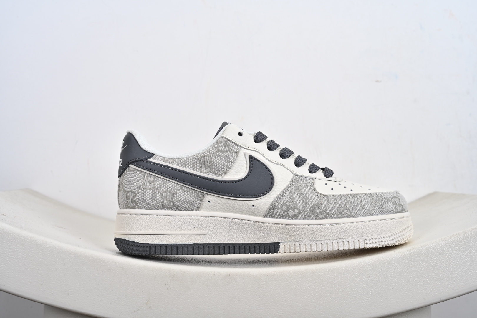 定制版 Nike Air Force 1'07 Low 古驰联名 花纹米灰红 空军一号低帮休闲板鞋 MZ9588-808