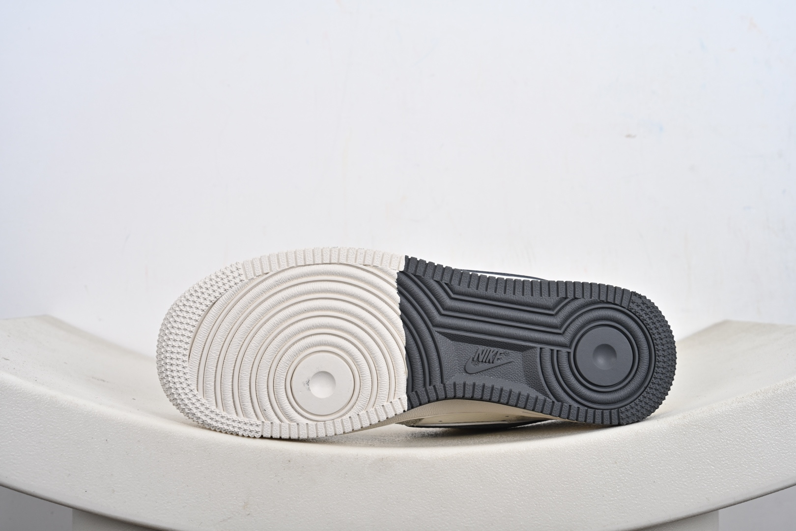 定制版 Nike Air Force 1'07 Low 古驰联名 花纹米灰红 空军一号低帮休闲板鞋 MZ9588-808