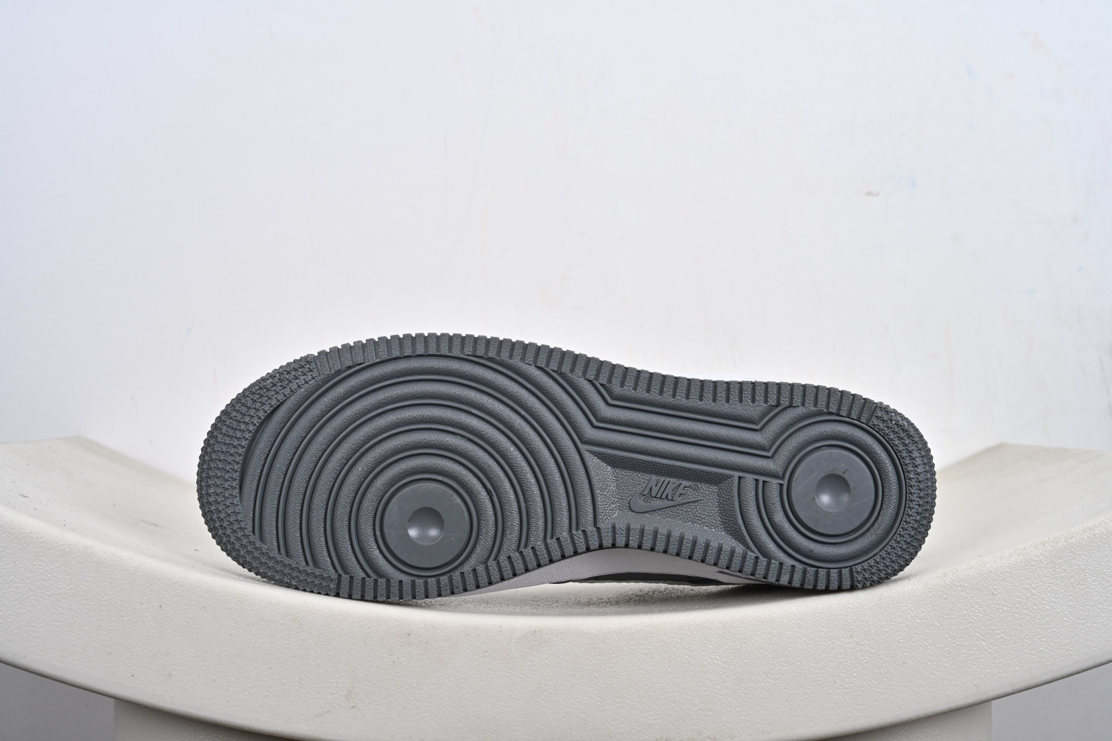 240 定制版 NIke Air Force 1 '07 Low LV联名--灰白印花 空军一号低帮 运动鞋 NH0601-575