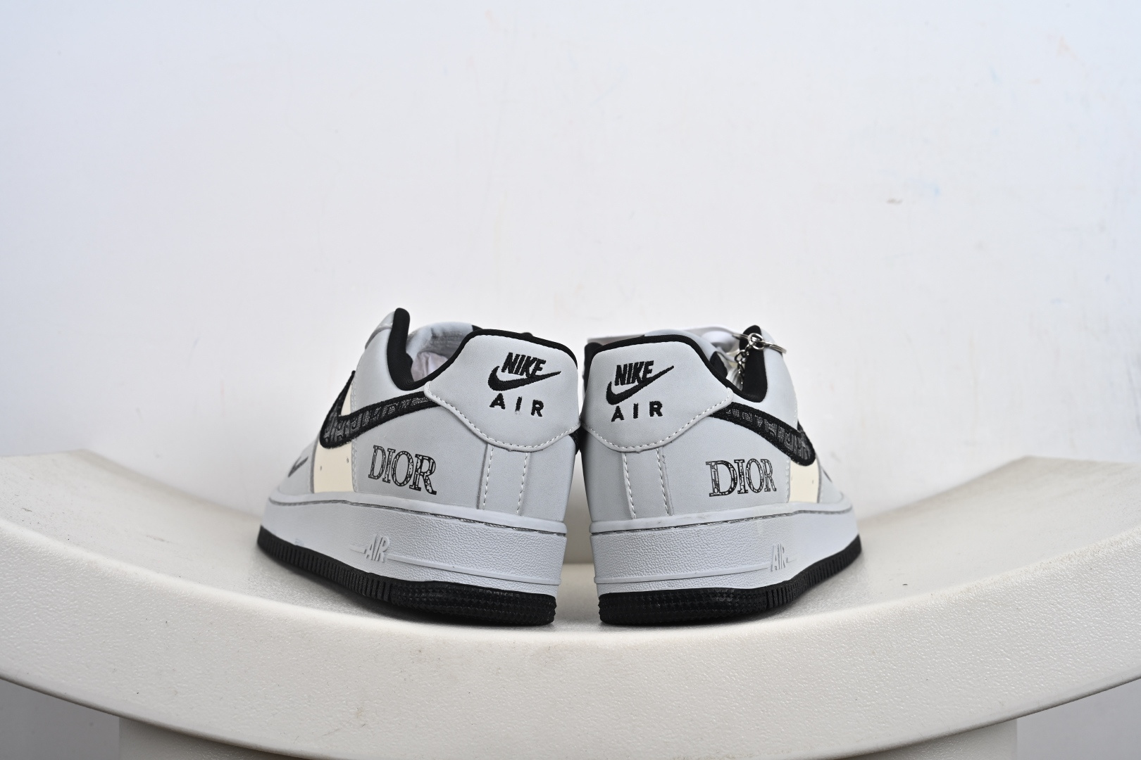 定制版 Air Force 1 '07 Low “迪奥联名——花纹米灰黑”空军一号 高端定制 低帮 运动鞋 休闲鞋 BK0188-081