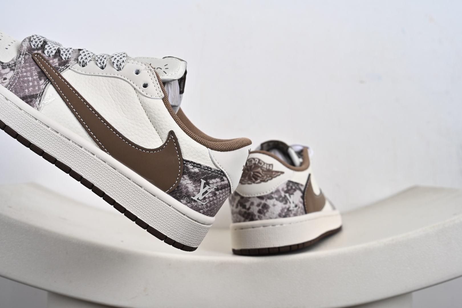定制版Travis Scott x Fragment Design x Jordan Air Jordan 1 Low SP “LV联名——棕蟒纹” XS7089-618