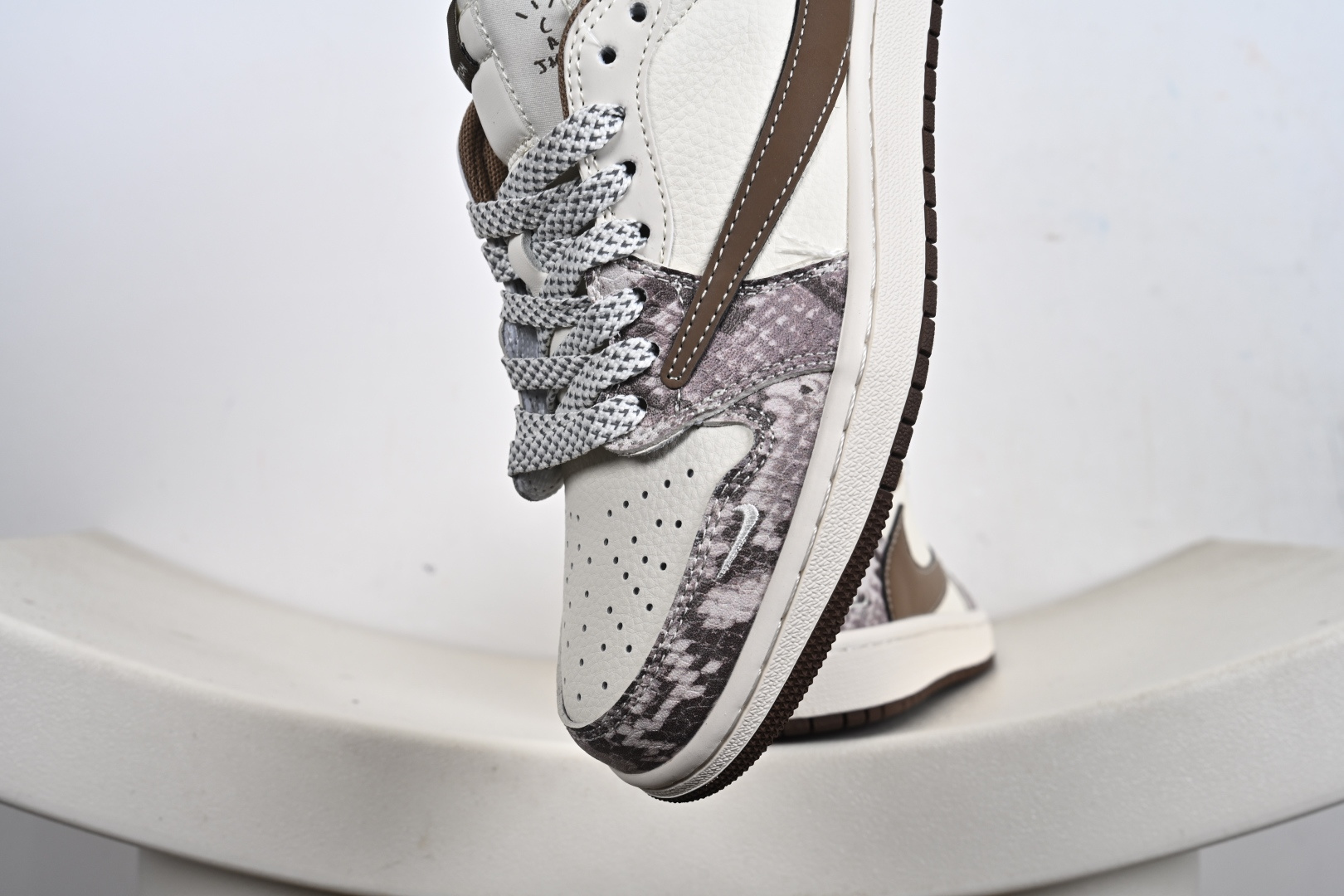 定制版Travis Scott x Fragment Design x Jordan Air Jordan 1 Low SP “LV联名——棕蟒纹” XS7089-618