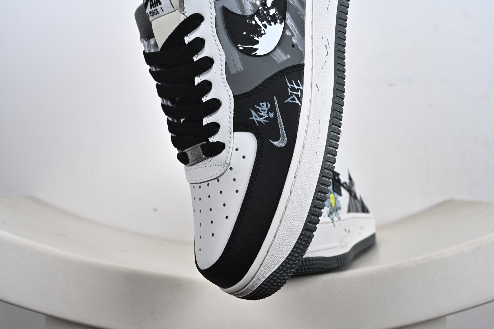 Nike Air Force 1 Low 手绘涂鸦 DB3301-606