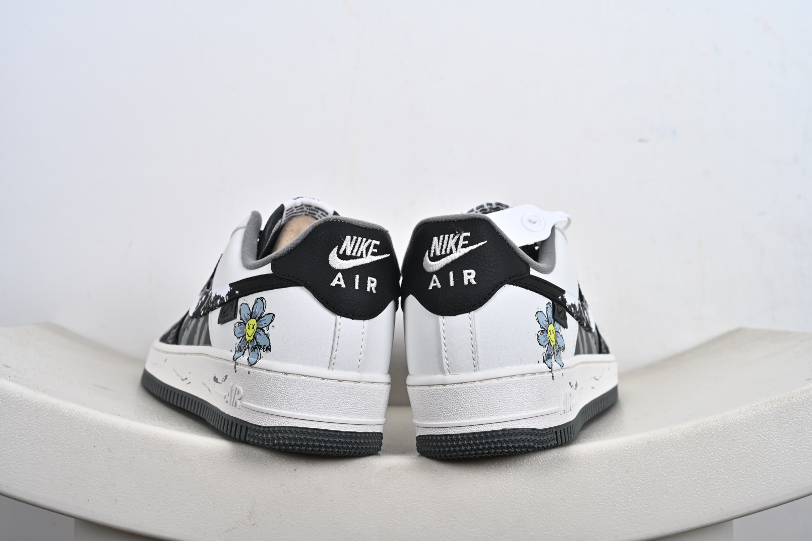 Nike Air Force 1 Low 手绘涂鸦 DB3301-606