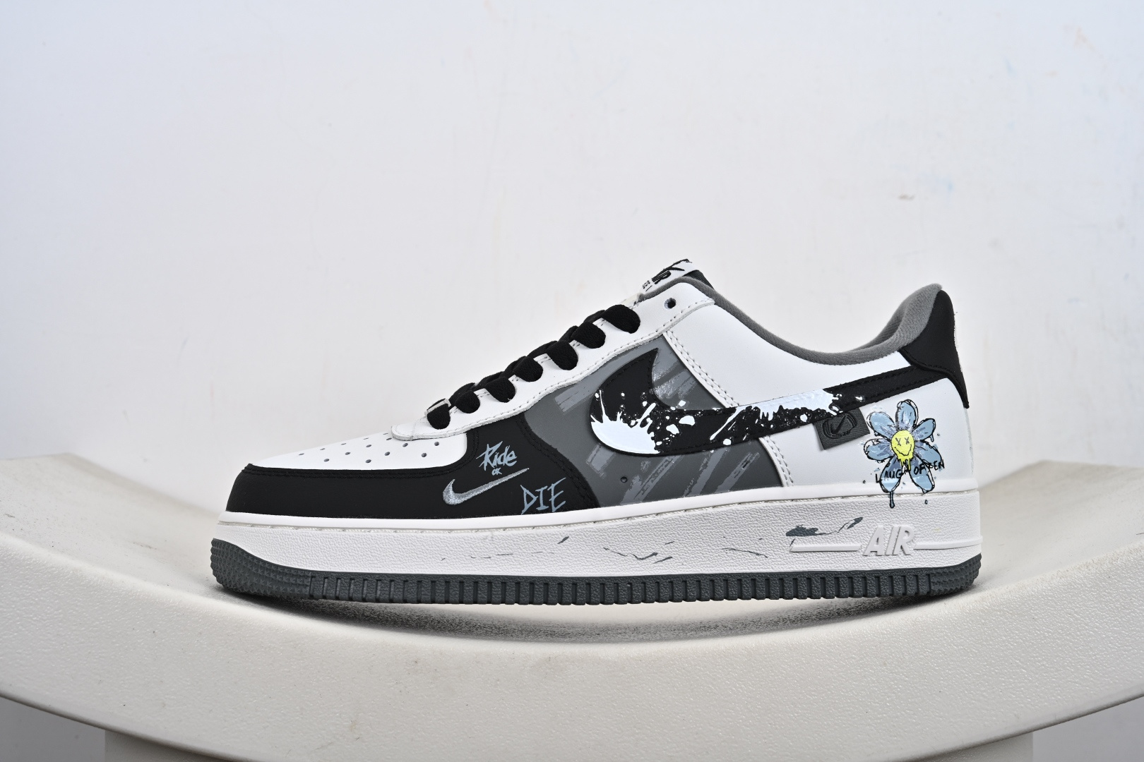 Nike Air Force 1 Low 手绘涂鸦 DB3301-606