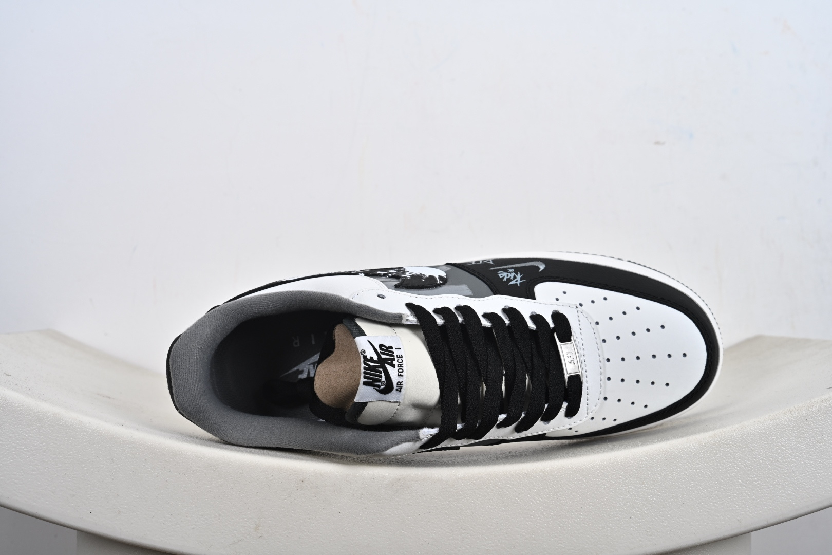 Nike Air Force 1 Low 手绘涂鸦 DB3301-606