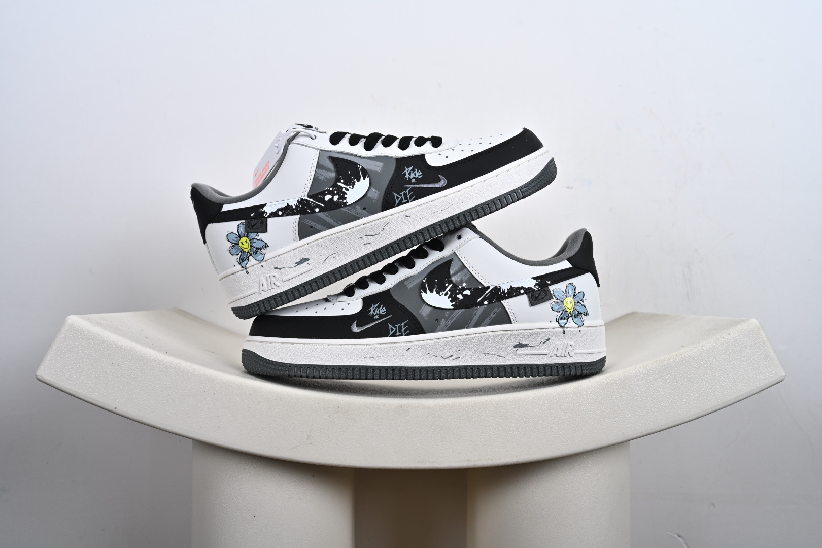 Nike Air Force 1 Low 手绘涂鸦 DB3301-606