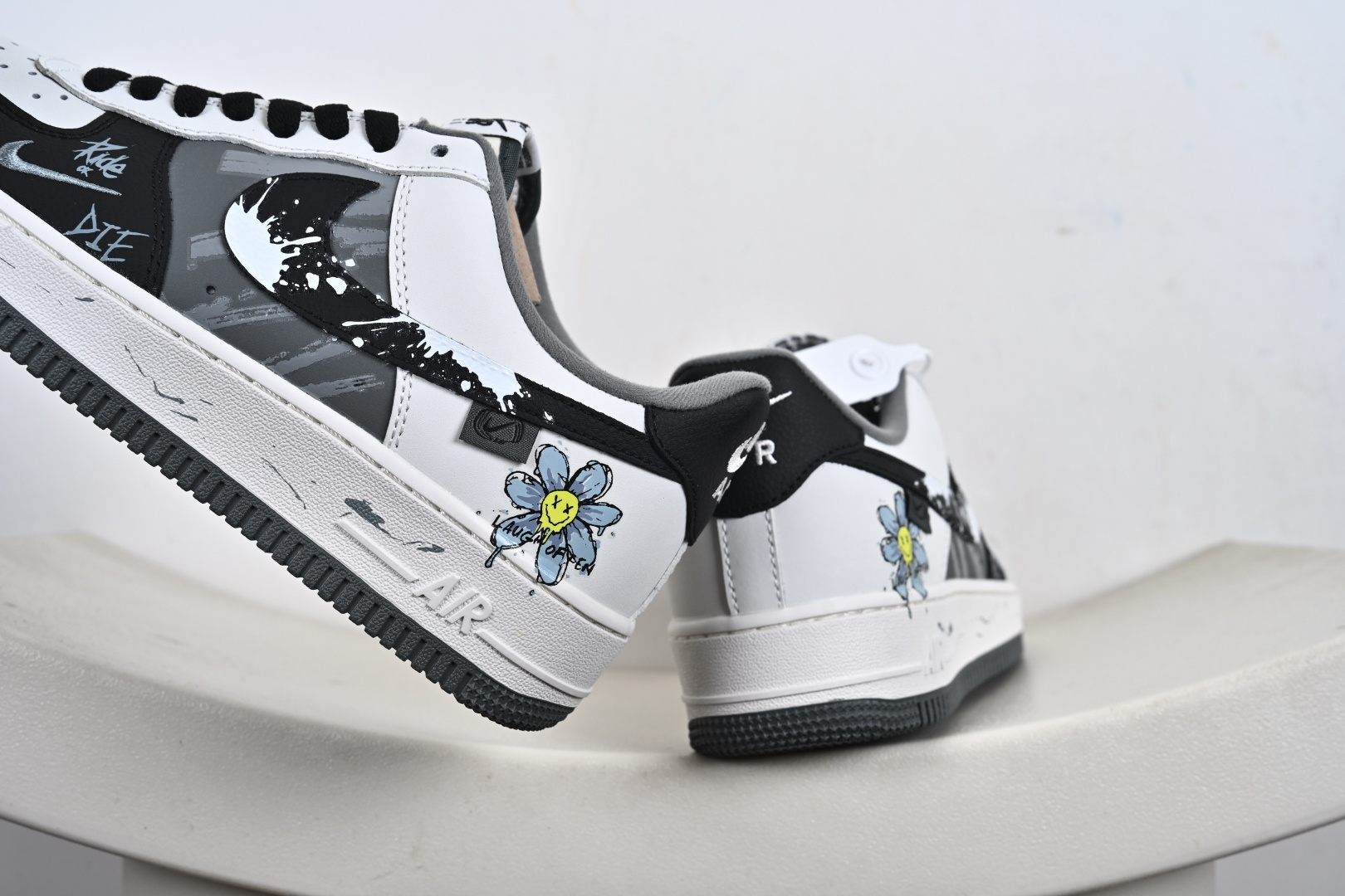 Nike Air Force 1 Low 手绘涂鸦 DB3301-606