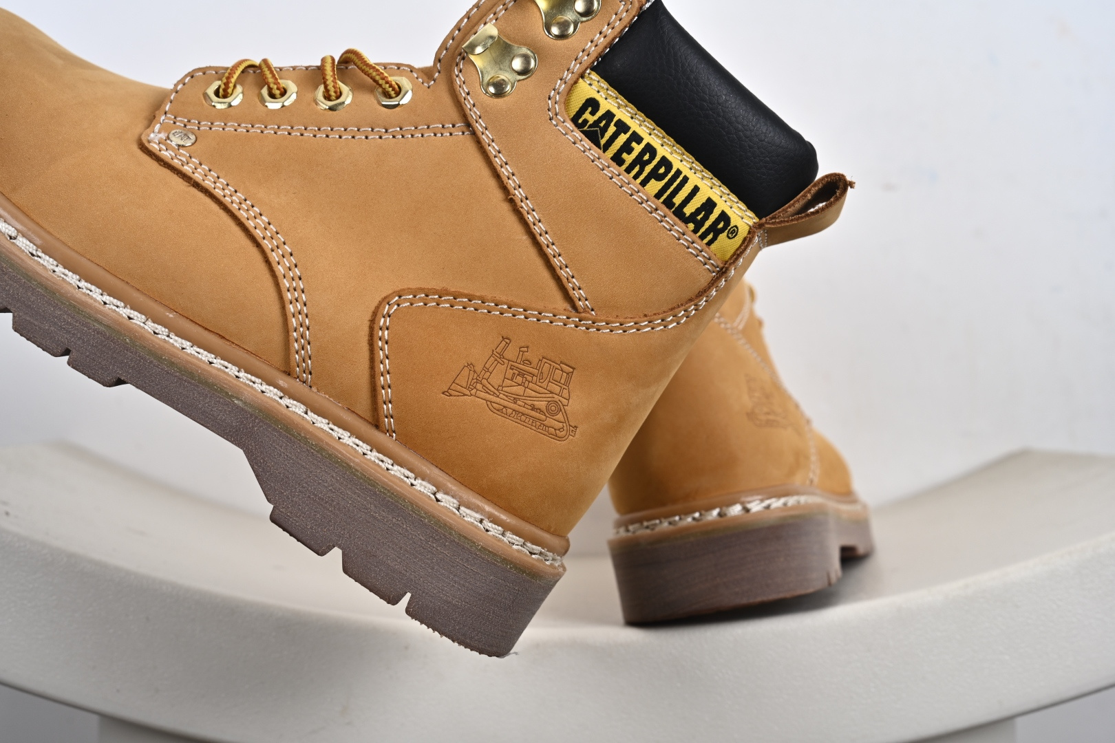 260 硬汉推土机品牌CAT卡特 BRUISERB4C Founder 高帮加绒马丁靴冬季户外休闲鞋潮流工装靴“麦黄黑水晶底 P441009G3UDR401