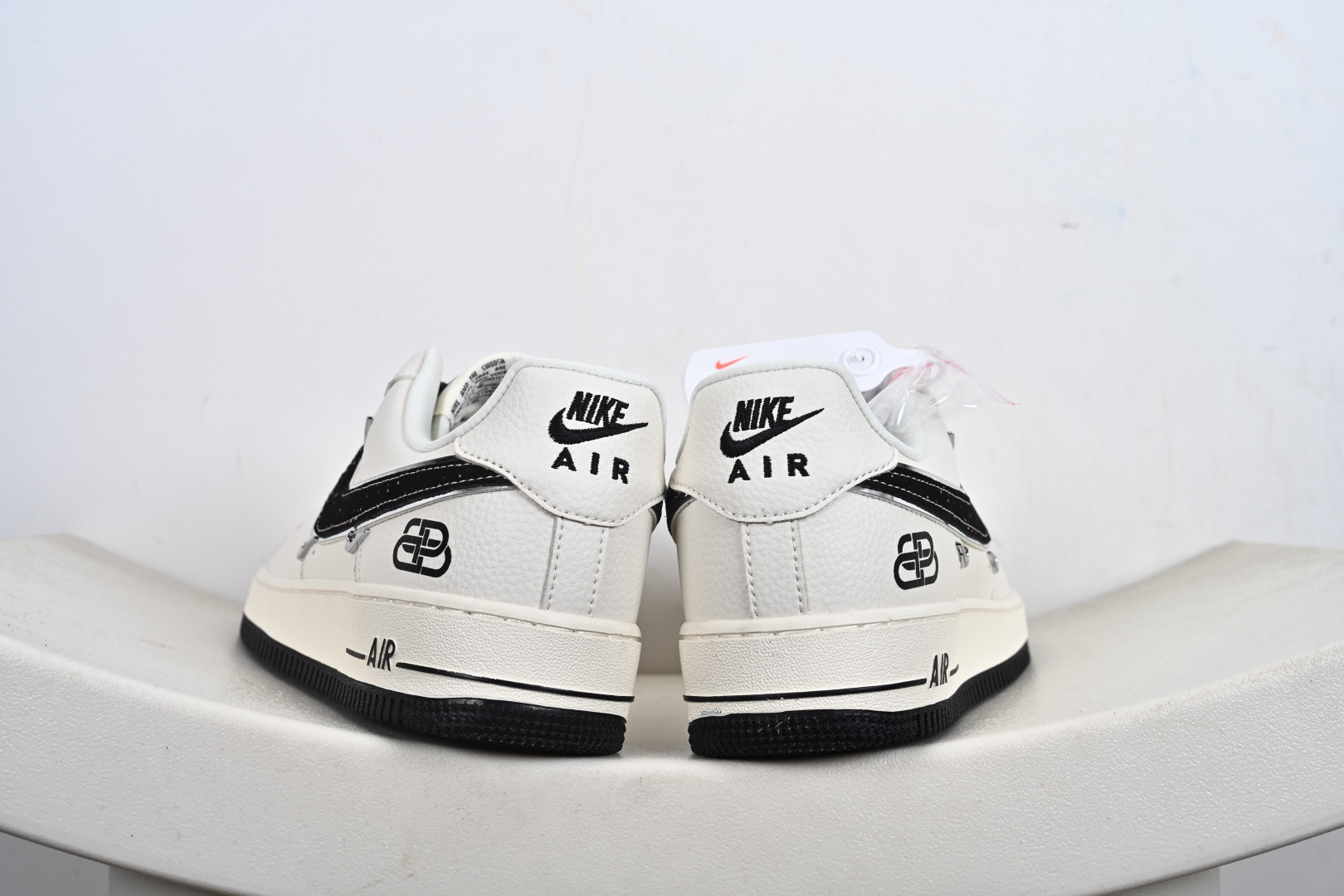 240 NIke Air Force 1 '07 Low “巴黎世家联名——四银勾”空军一号 低帮 运动鞋 休闲鞋 DD1928-309