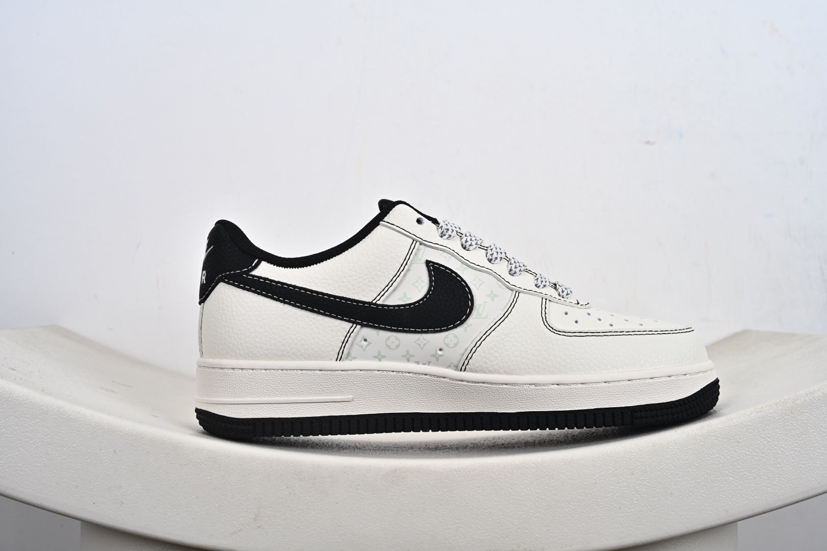 240 Nike Air Force 1 '07 Low “LV联名——印花米黑红”空军一号 高端定制 低帮 运动鞋 MZ9588-812-Chinese UA Cheap High Quatity Brand Clothes Bags handbags Sneakers wholesale wholesaler seller from China Factory suppliers Fashion Clothing Shoes best Quality Beautiful Price 240 Nike Air Force 1 '07 Low “LV联名——印花米黑红”空军一号 高端定制 低帮 运动鞋 MZ9588-812