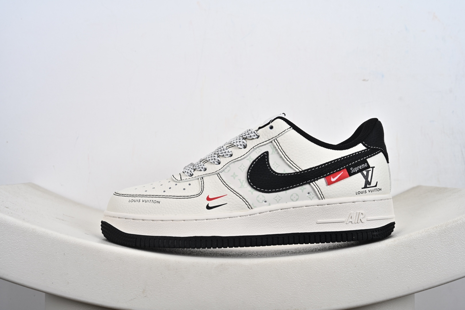 240 Nike Air Force 1 '07 Low “LV联名——印花米黑红”空军一号 高端定制 低帮 运动鞋 MZ9588-812-Chinese UA Cheap High Quatity Brand Clothes Bags handbags Sneakers wholesale wholesaler seller from China Factory suppliers Fashion Clothing Shoes best Quality Beautiful Price 240 Nike Air Force 1 '07 Low “LV联名——印花米黑红”空军一号 高端定制 低帮 运动鞋 MZ9588-812