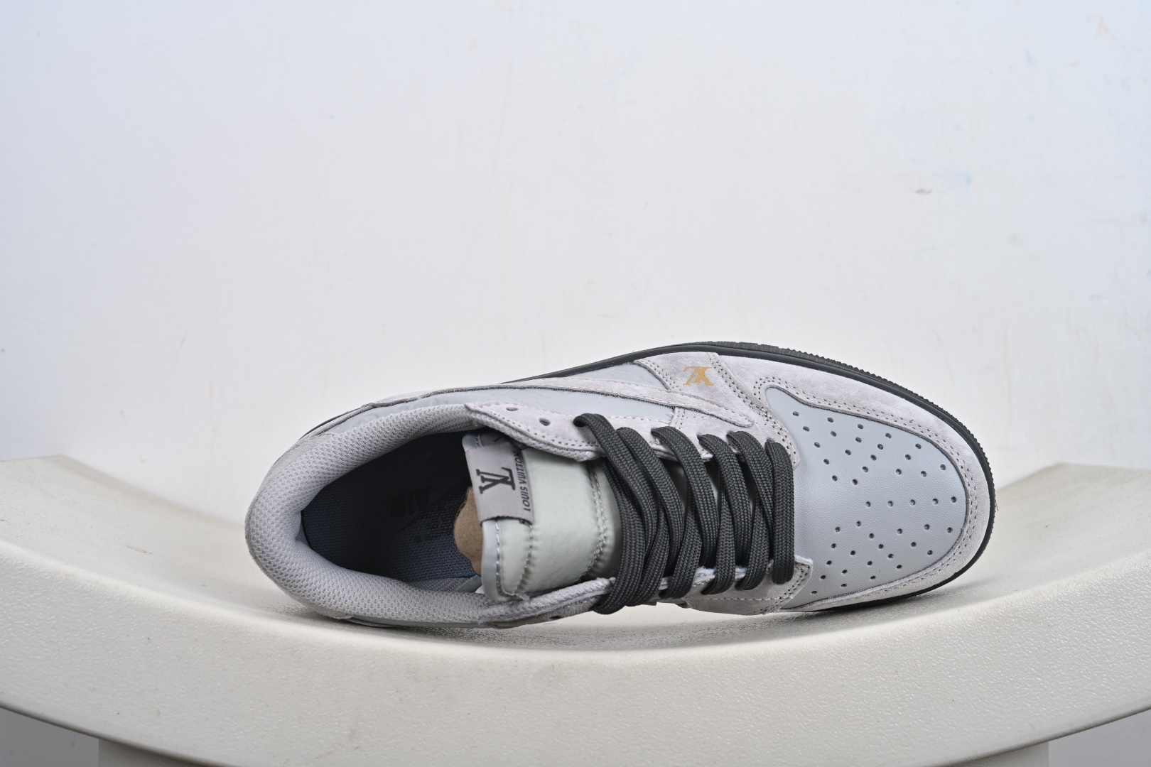 260 Travis Scott x Fragment Design x Jordan Air Jordan 1 Low SP “LV联名——灰猪八压花” DZ5899-040