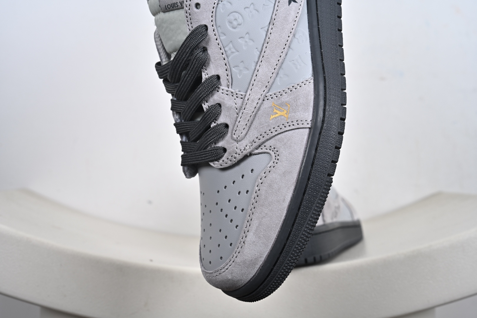 260 Travis Scott x Fragment Design x Jordan Air Jordan 1 Low SP “LV联名——灰猪八压花” DZ5899-040