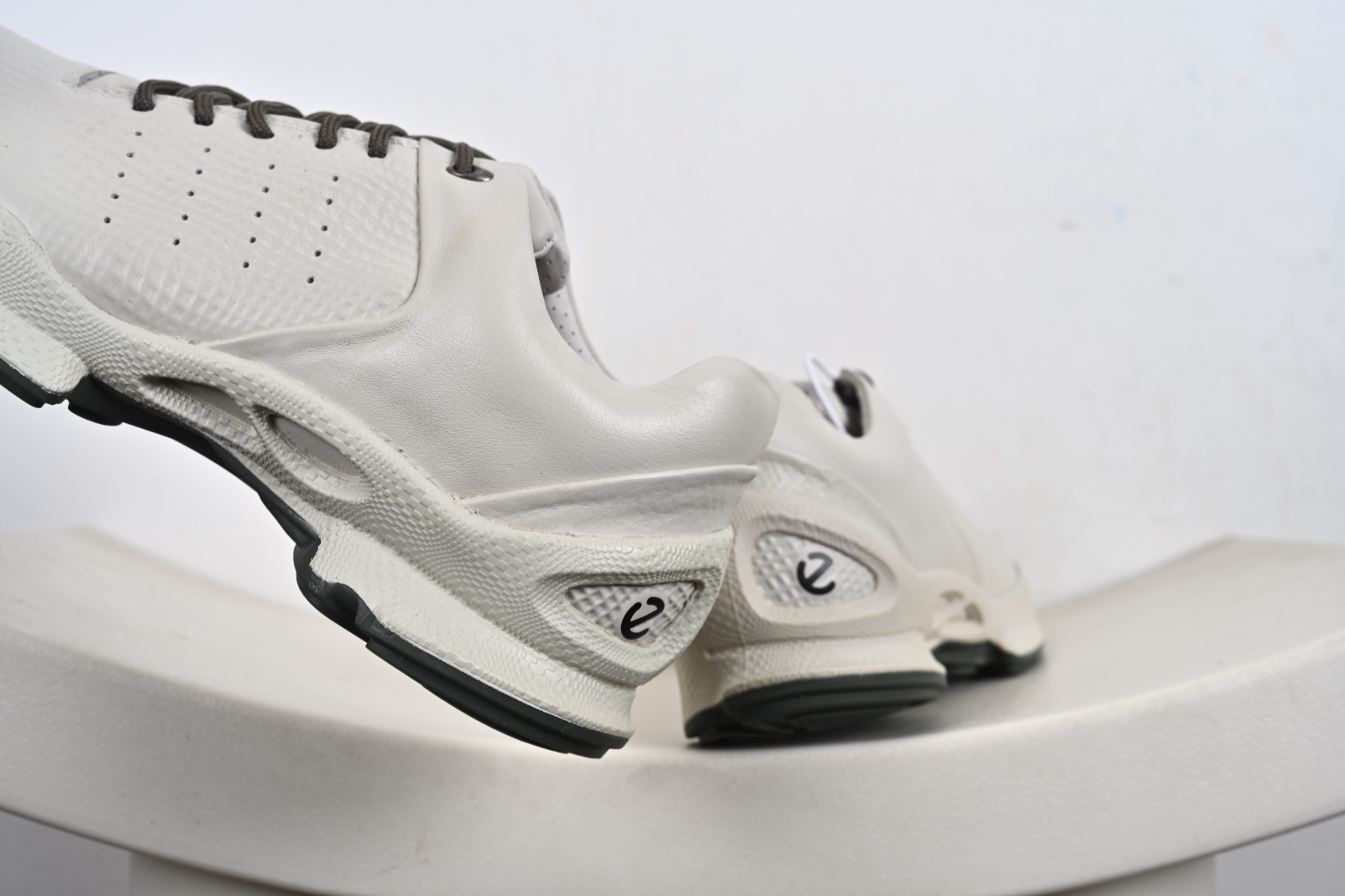 240 Ecco 爱步 真皮防滑健步休闲皮鞋 800334-61092