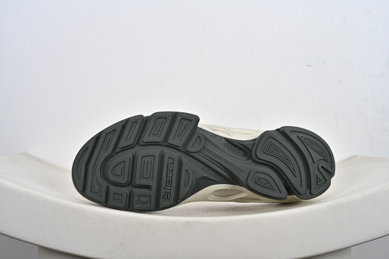 240 Ecco 爱步 真皮防滑健步休闲皮鞋 800334-61092