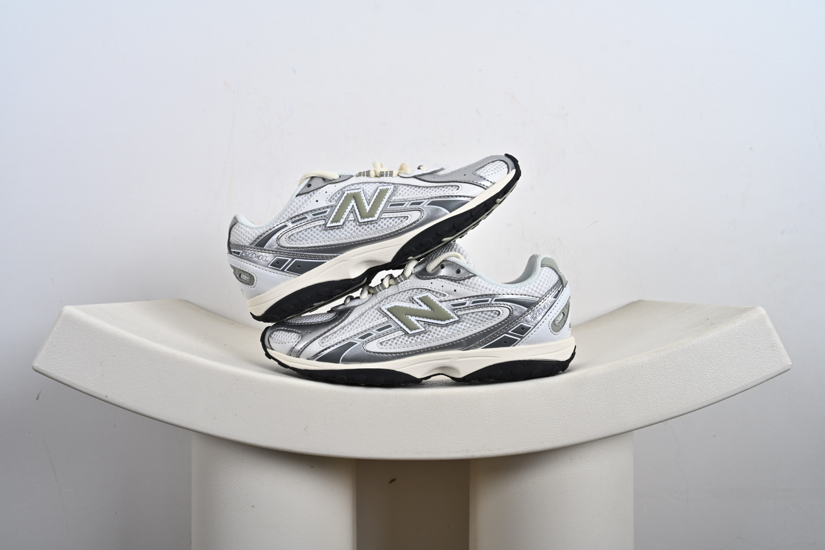 220 New Balance 204L系列 新百伦 薄底鞋 薄底皮质鞋带德训系 减震耐磨包裹性支撑轻便 低帮 生活休闲鞋 U204LMMA U204LSWD U204LSWB U204LMMC U204LMRA-Chinese UA Cheap High Quatity Brand Clothes Bags handbags Sneakers wholesale wholesaler seller from China Factory suppliers Fashion Clothing Shoes best Quality Beautiful Price 220 New Balance 204L系列 新百伦 薄底鞋 薄底皮质鞋带德训系 减震耐磨包裹性支撑轻便 低帮 生活休闲鞋 U204LMMA U204LSWD U204LSWB U204LMMC U204LMRA