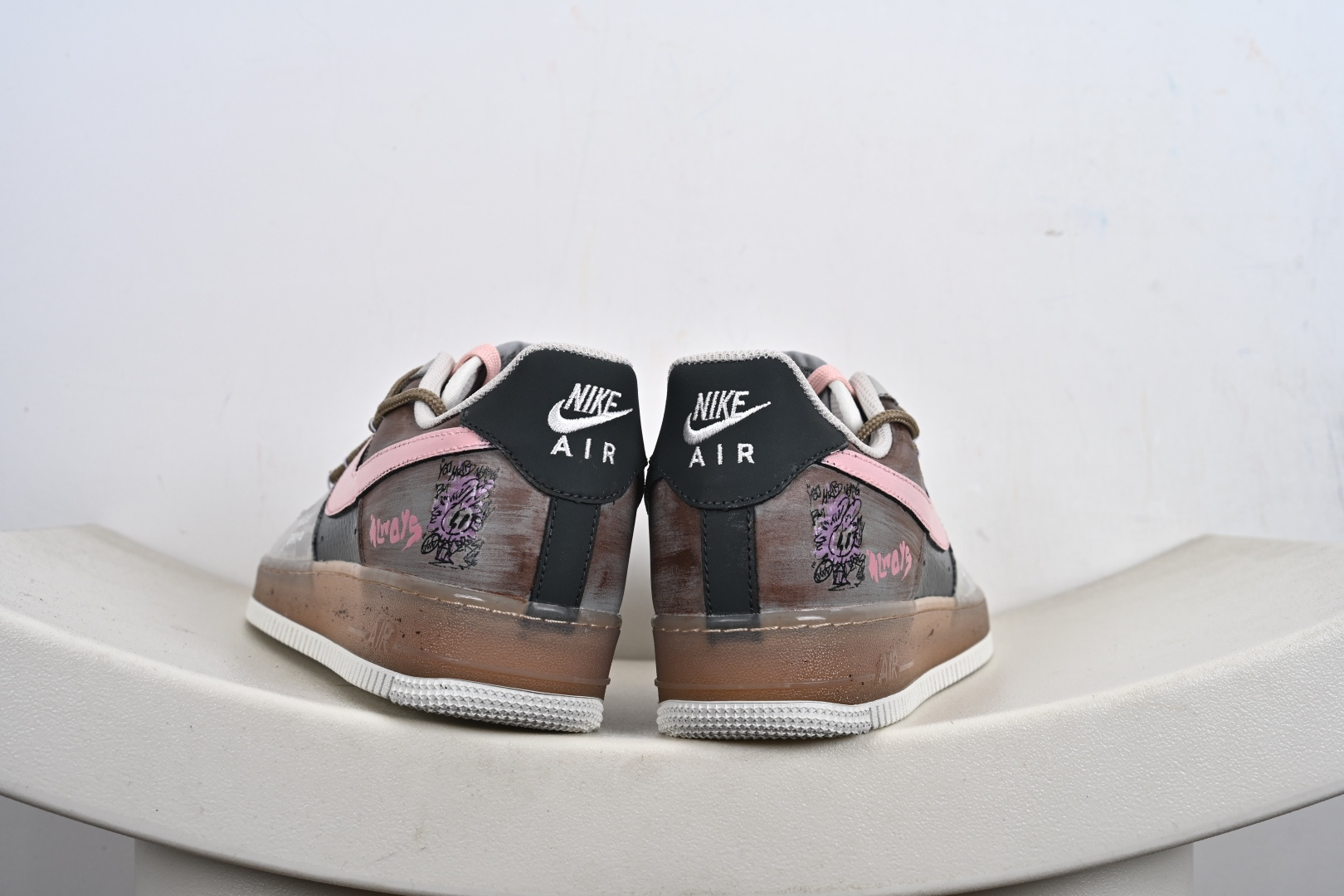 Nike Air Force 1 Low 手绘涂鸦 CW1888-680