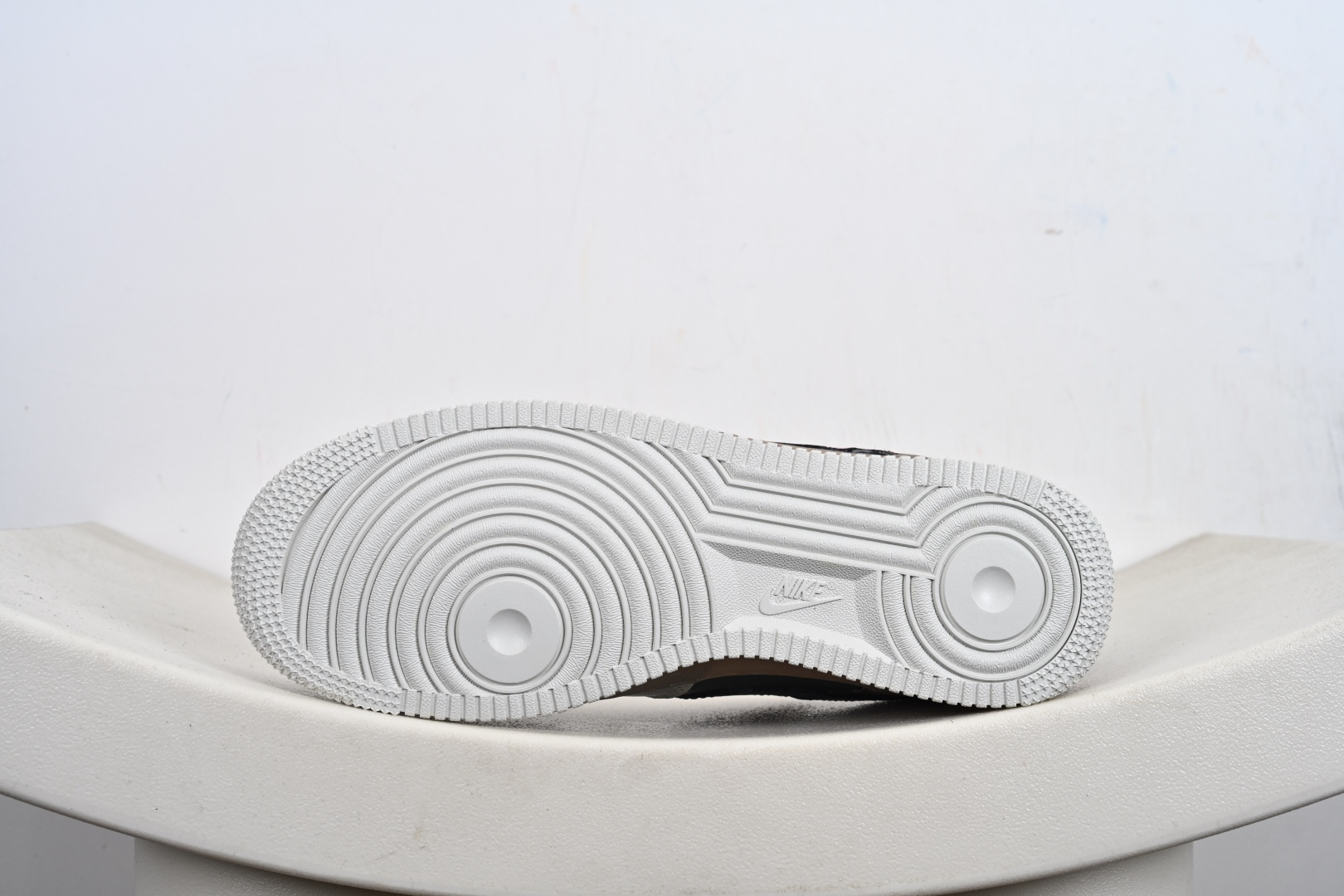 Nike Air Force 1 Low 手绘涂鸦 CW1888-680